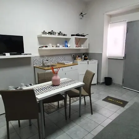 Sky House Napoli-3
